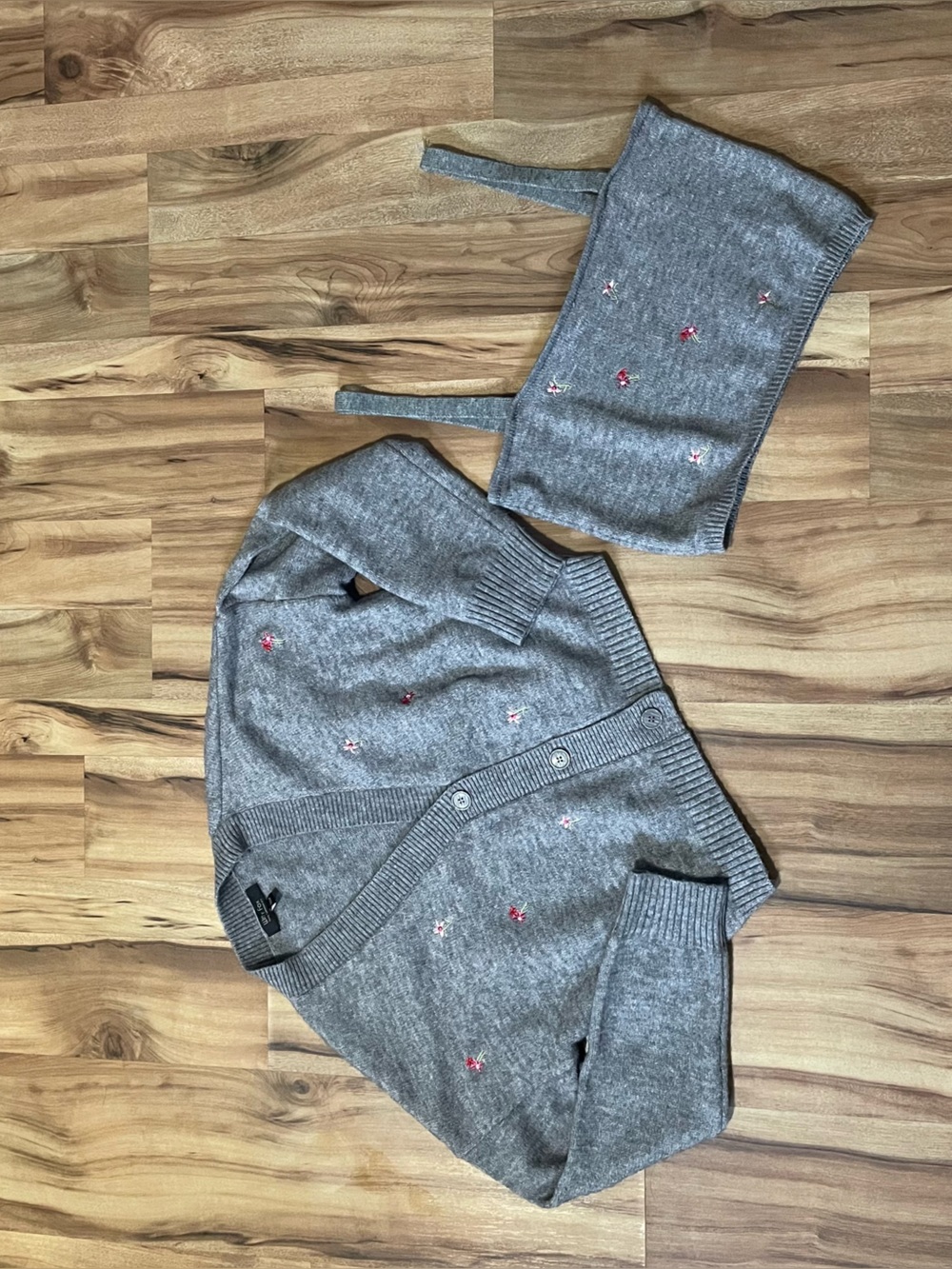 Witty Fox Gray Knit Cropped Cardigan and Camisole Tank 2-Piece Set Size L Jr